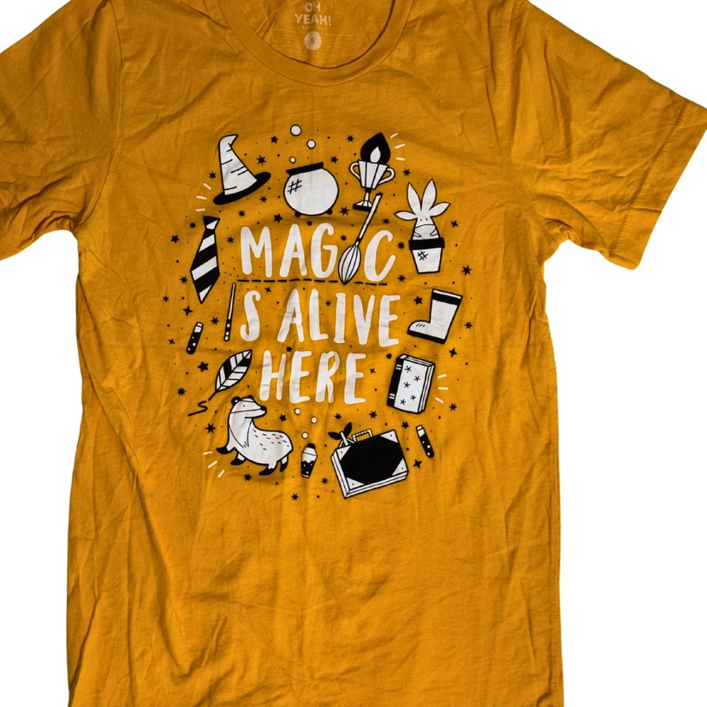 HP Hufflepuff Graphic Tee